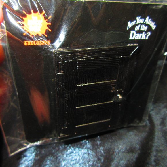 NEW Nick box 2018 exclusive Are you afraid of the Dark Tale Of Unlocked Door Pin - Picture 5 of 5